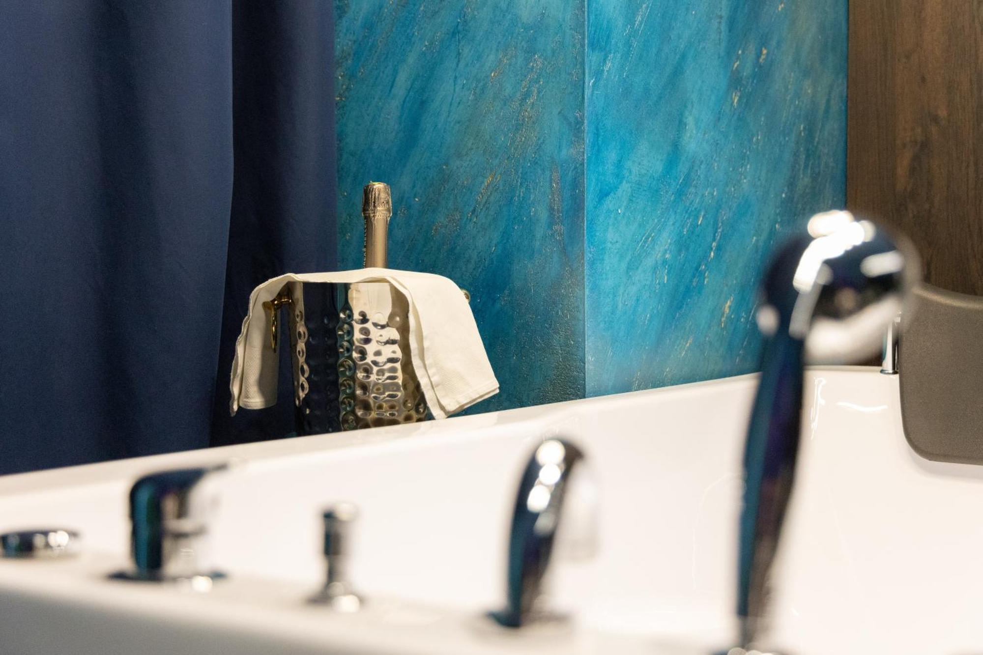 Mustafa Suites Vlorë Esterno foto